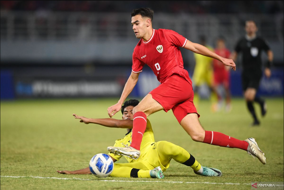 Jens Raven Bawa Indonesia Unggul 1-0 pada Babak Pertama Final Piala AFF U-19